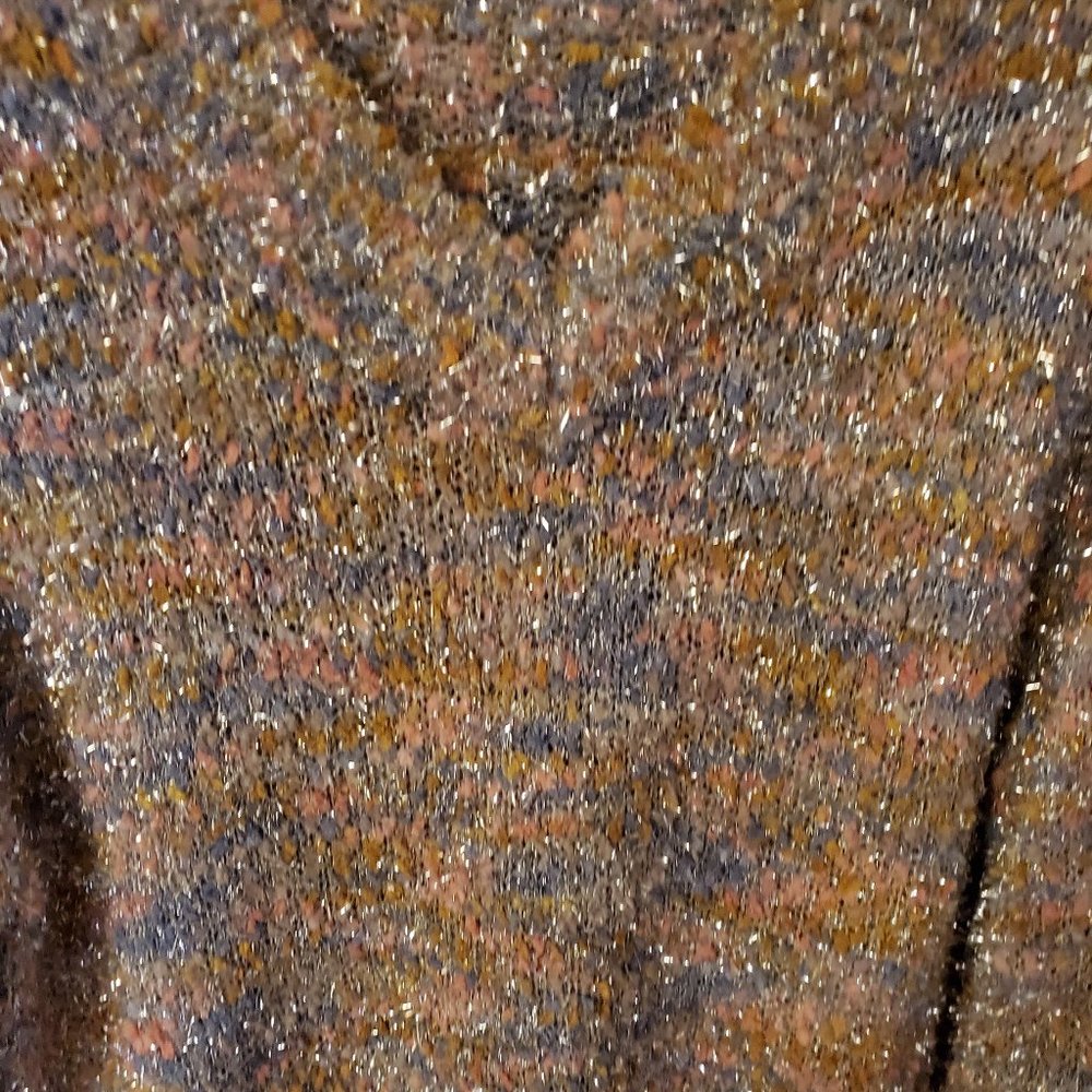 SPARKLY, LONG SLEEVED LIGHT SWEATER